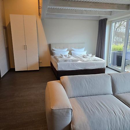 Hotel Am Kurpark ツィノヴィッツ エクステリア 写真
