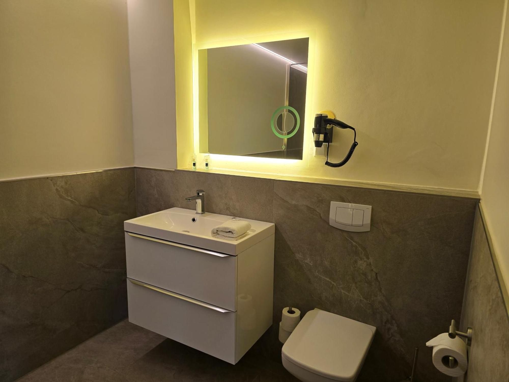 Hotel Am Kurpark ツィノヴィッツ エクステリア 写真