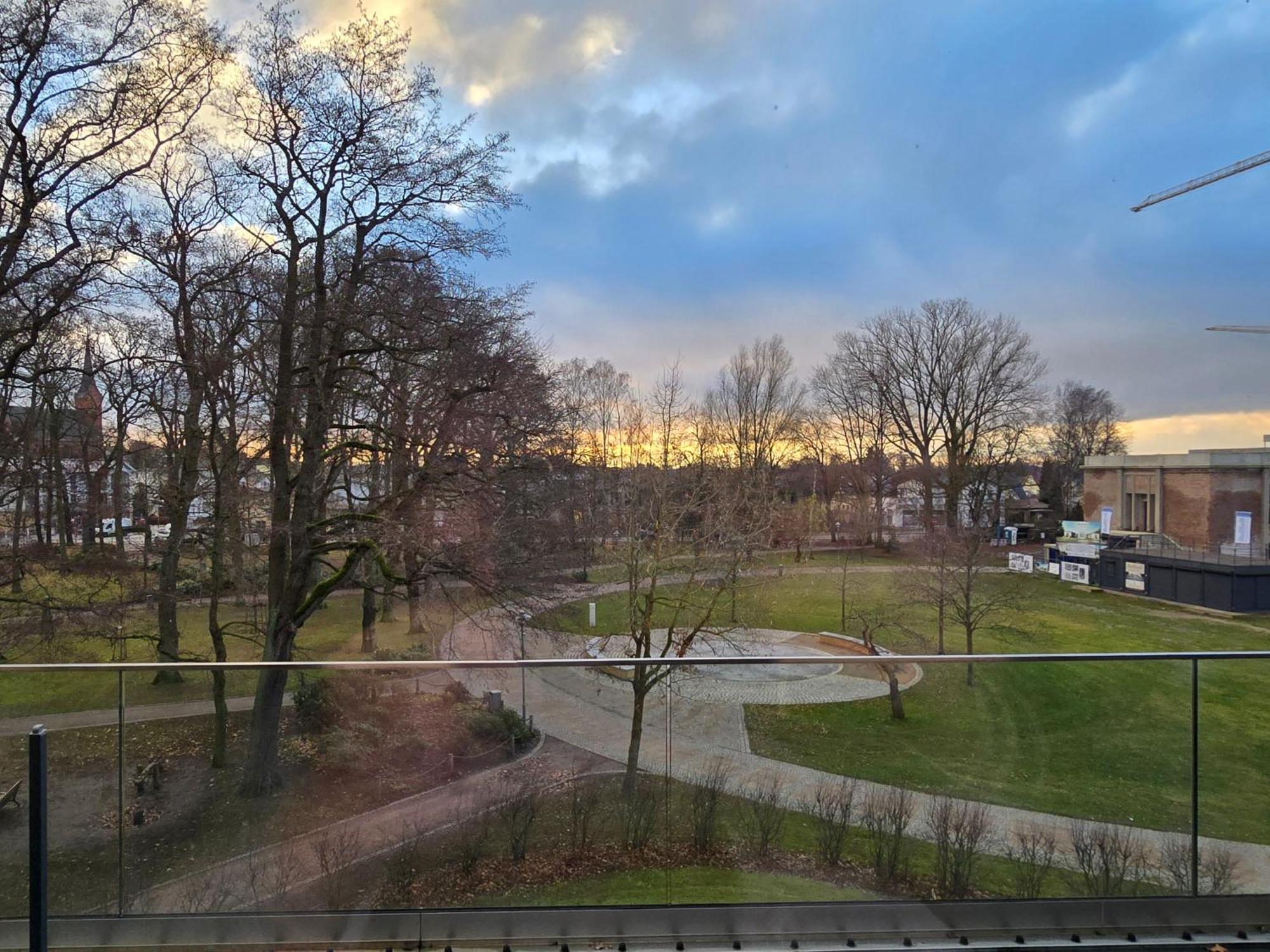 Hotel Am Kurpark ツィノヴィッツ エクステリア 写真