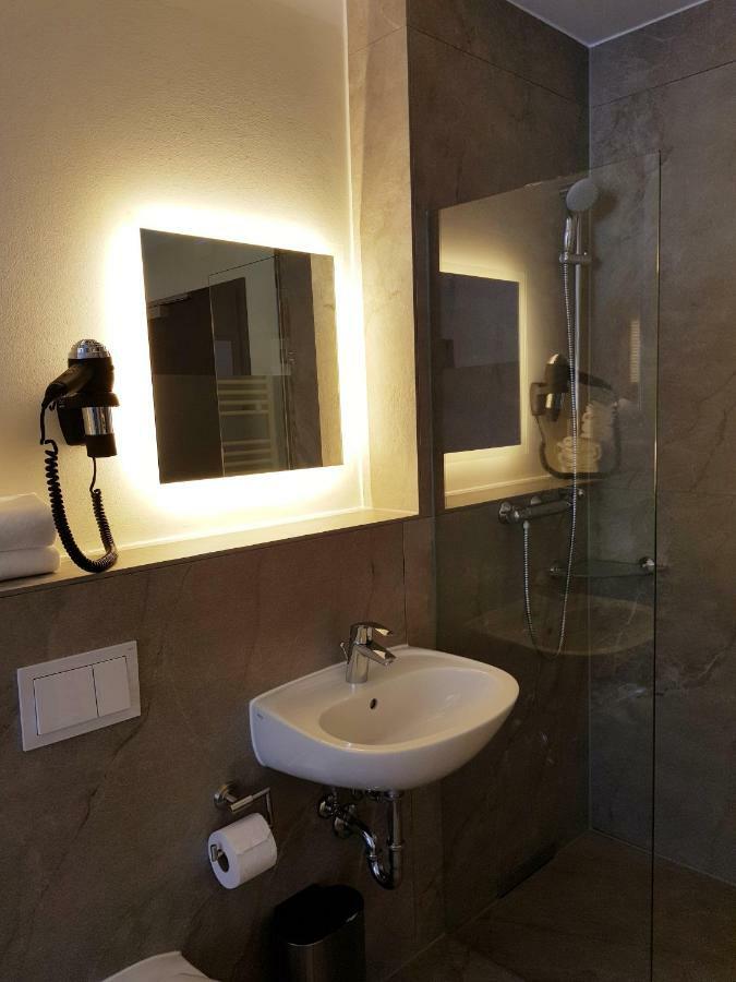 Hotel Am Kurpark ツィノヴィッツ エクステリア 写真
