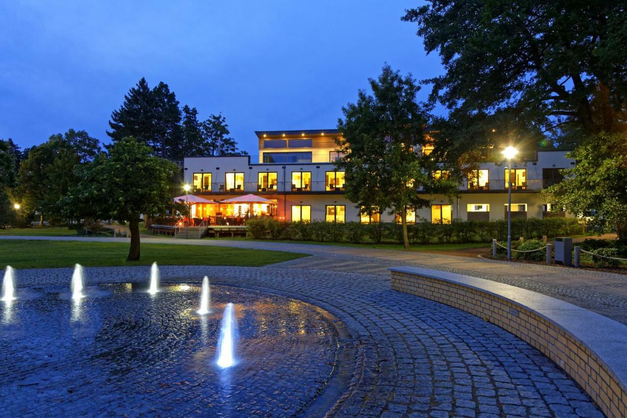 Hotel Am Kurpark ツィノヴィッツ エクステリア 写真